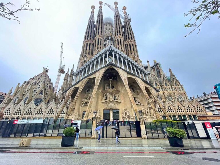 Barcelona in October: Weather, Events, Tips, & More