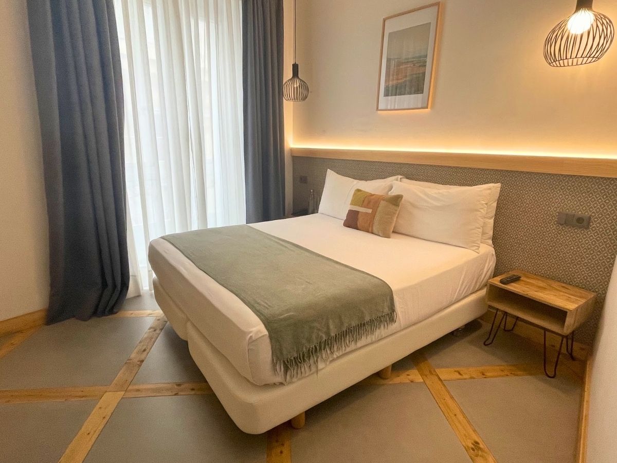 Modern guest room at BYPILLOW La Sal hotel in Cádiz Spain
